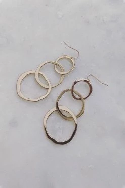 Flo Gives Back 15% To Women In Need Best Sellers Linked Gold Circle Earrings