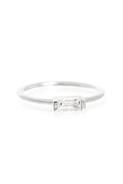 Lindi Kingi Deluxe Halo Baguette Ring