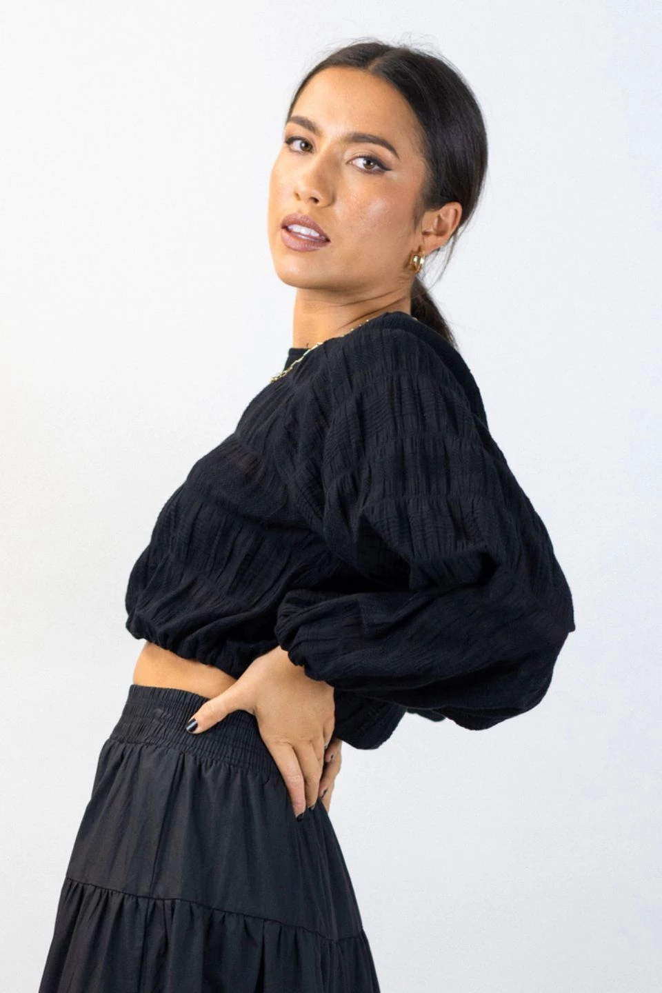 Ivy + Jack Carly Black Shirred Cotton LS Raglan Elastic Hem Crop Top