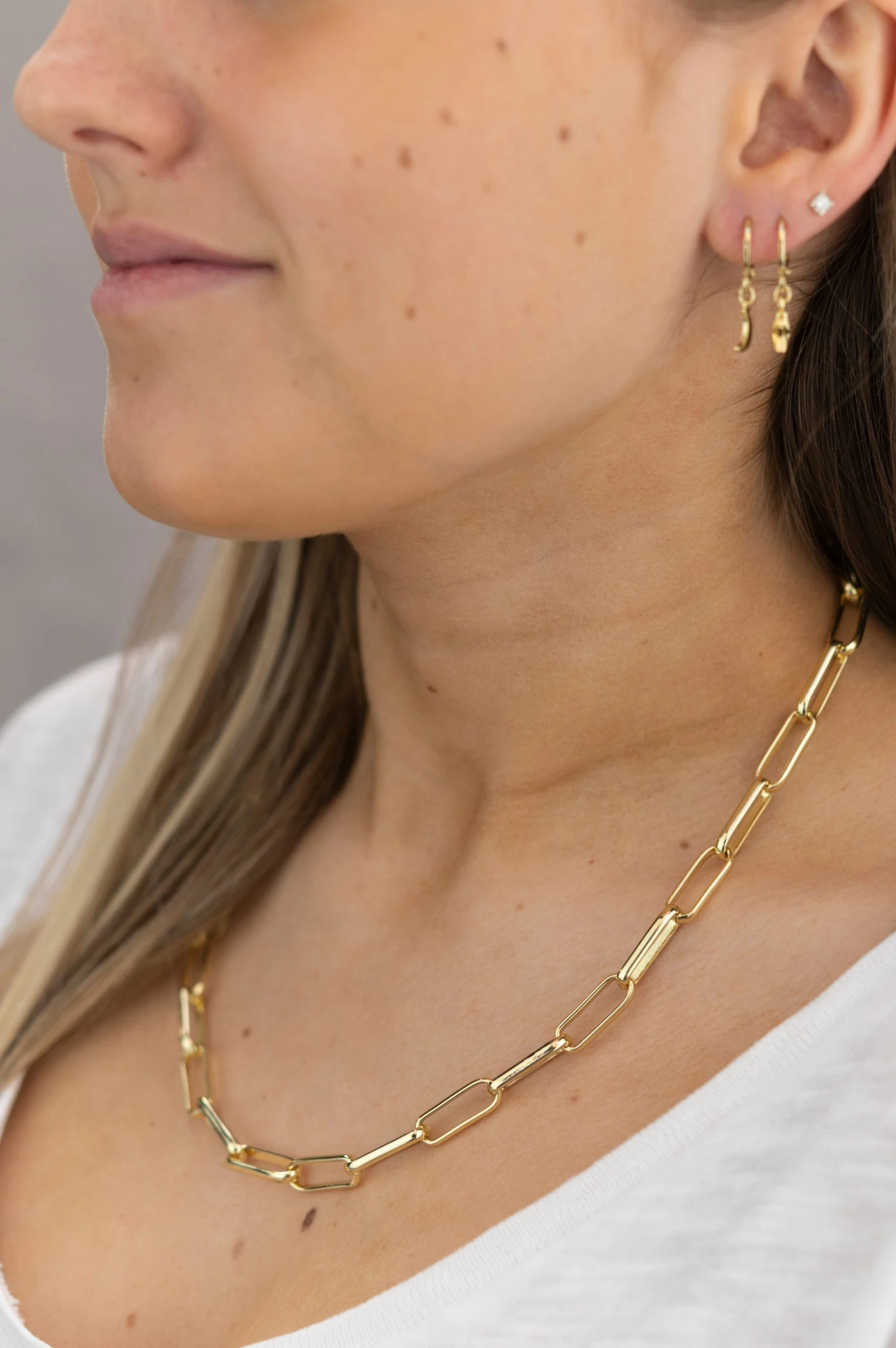 Flo Gives Back 15% To Women In Need Oval Chain Gold Necklace Jewellery