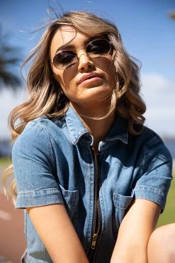 Reality Eyewear Helenski Small Oval Metal Frame Thin Gold With Green Lens Sunglasses