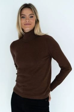 Humidity Lifestyle Alana Super Soft Chocolate Skivvy