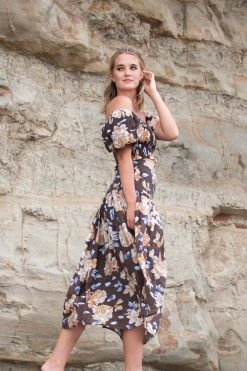 Ivy + Jack Sara Chocolate Floral Square Neck Bubble SS Shirred Crop Top Tops & Tees