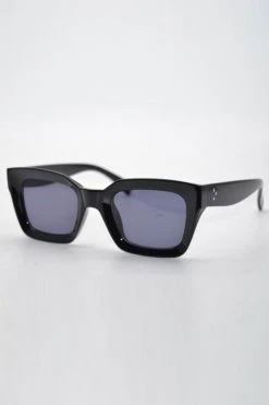 Reality Eyewear Onassis Square Black With Smoke Lens Sunglasses Eyewear