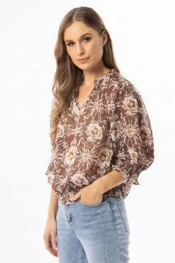 Seeking Lola Fae Brown Floral V Neck SS Shirred Hem Top