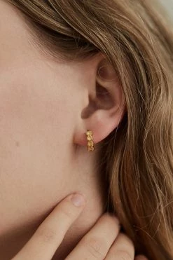 Brie Leon 925 Row Sleeper Gold Mini Daisies Earrings Jewellery