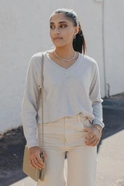 Dom Weekend Lather V Neck LS Sweater Knitwear