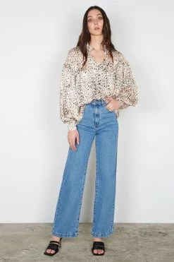 Esmaee Quartz Ivory Ditsy Leopard Satin Button Front LS Blouse New In