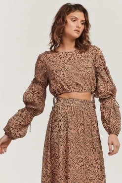 Charlie Holiday New In Whitney Crop Brown Abstract Animal LS Blouse