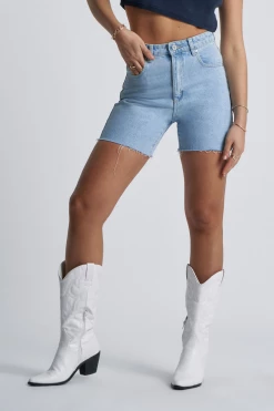 Abrand Jeans A Claudia Cut Off Mid Thigh Walk Away Blue Denim Short