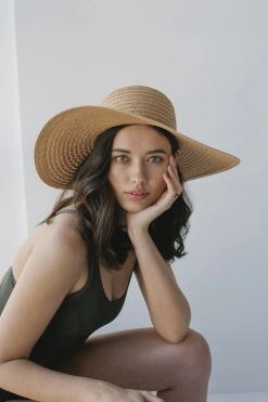 Sophie So Shady Extra Hat Natural Hats & Beanies