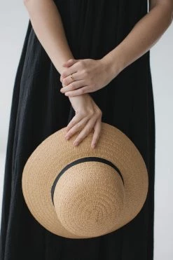 Sophie Hats & Beanies So Shady Woven Natural Hat With Black Ribbon