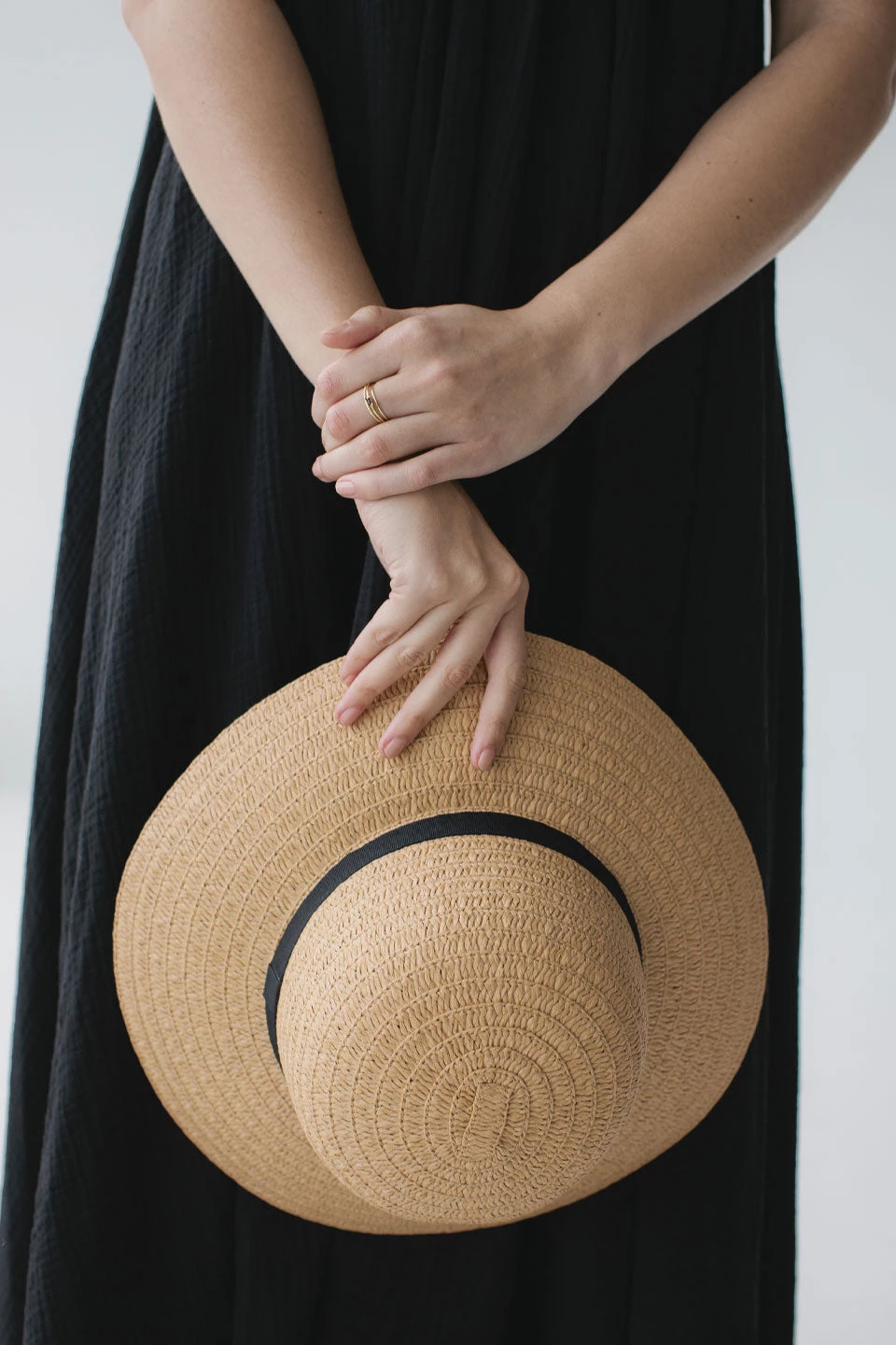 Sophie Hats & Beanies So Shady Woven Natural Hat With Black Ribbon