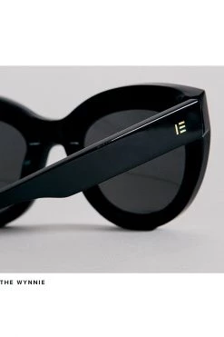 Isle Of Eden Wynnie Sunglasses Black Eyewear