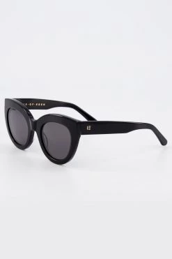 Isle Of Eden Wynnie Sunglasses Black Eyewear